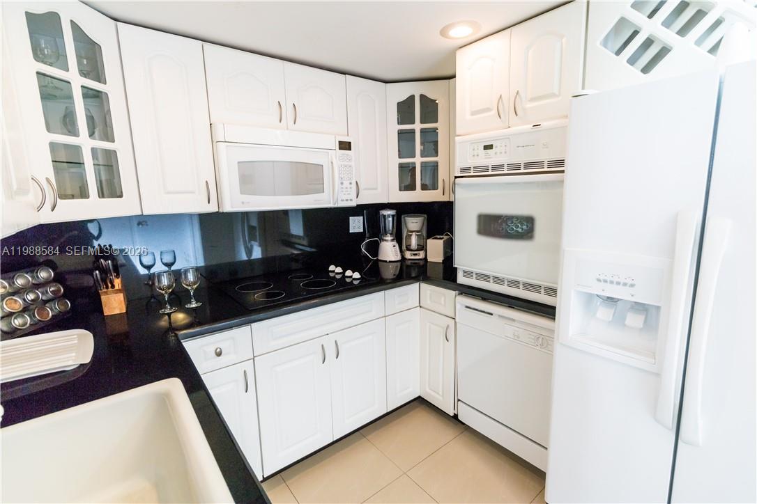 Photo of 3725 Ocean Dr  #1003, Hollywood, Florida, 33019 - Kitchen