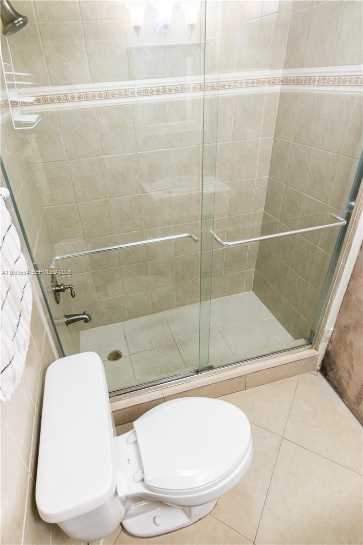 Photo of 3725 Ocean Dr  #1003, Hollywood, Florida, 33019 - Master Shower