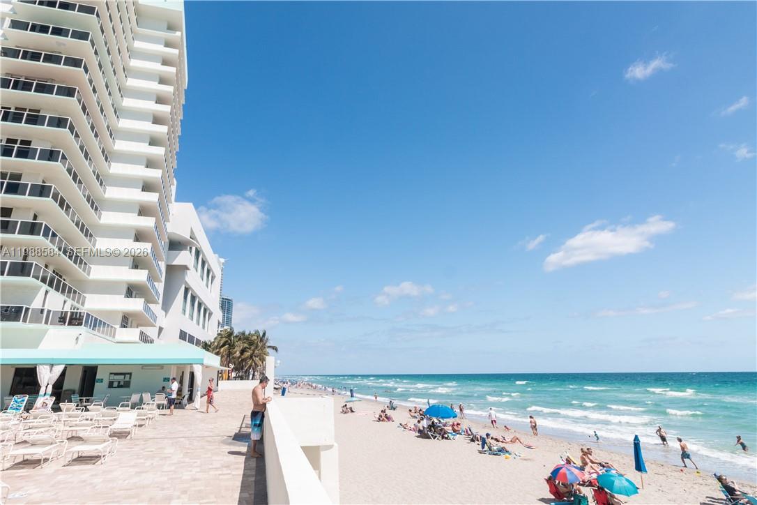 Photo of 3725 Ocean Dr  #1003, Hollywood, Florida, 33019 - Pool Deck/ Beach Access