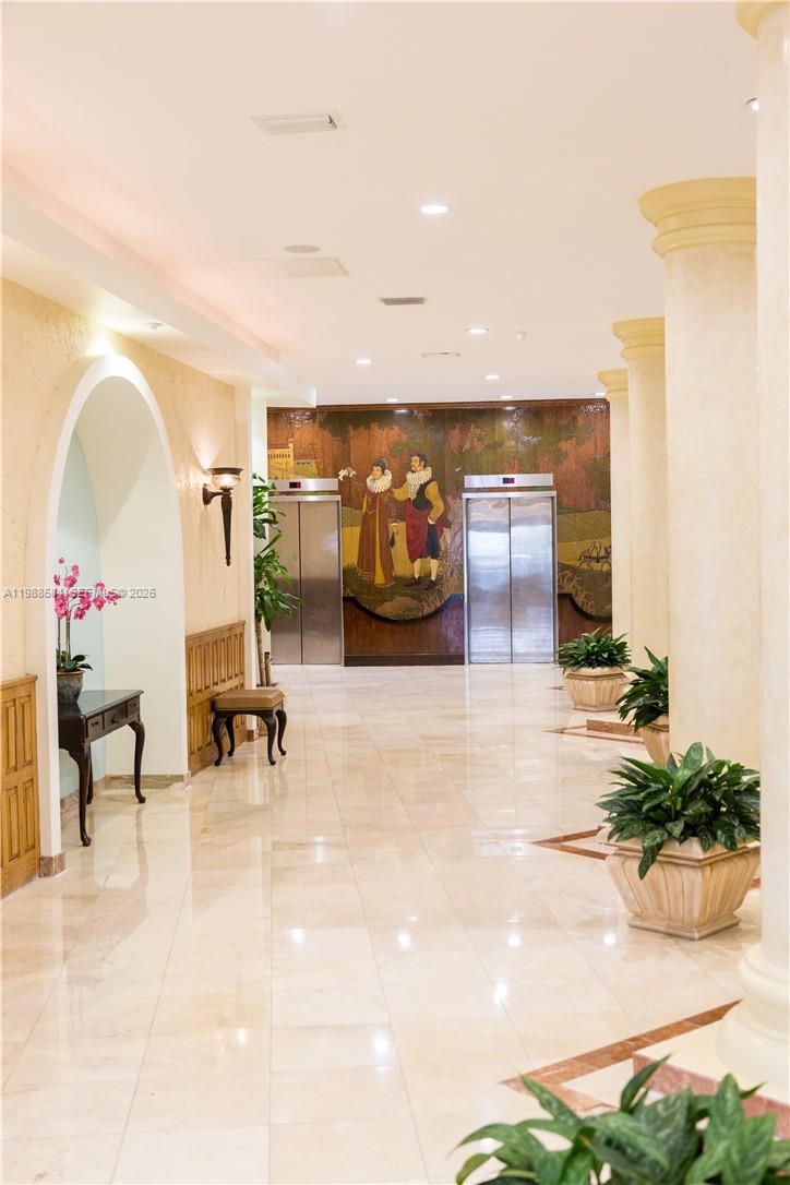 Photo of 3725 Ocean Dr  #1003, Hollywood, Florida, 33019 - Hallway to the Elevators