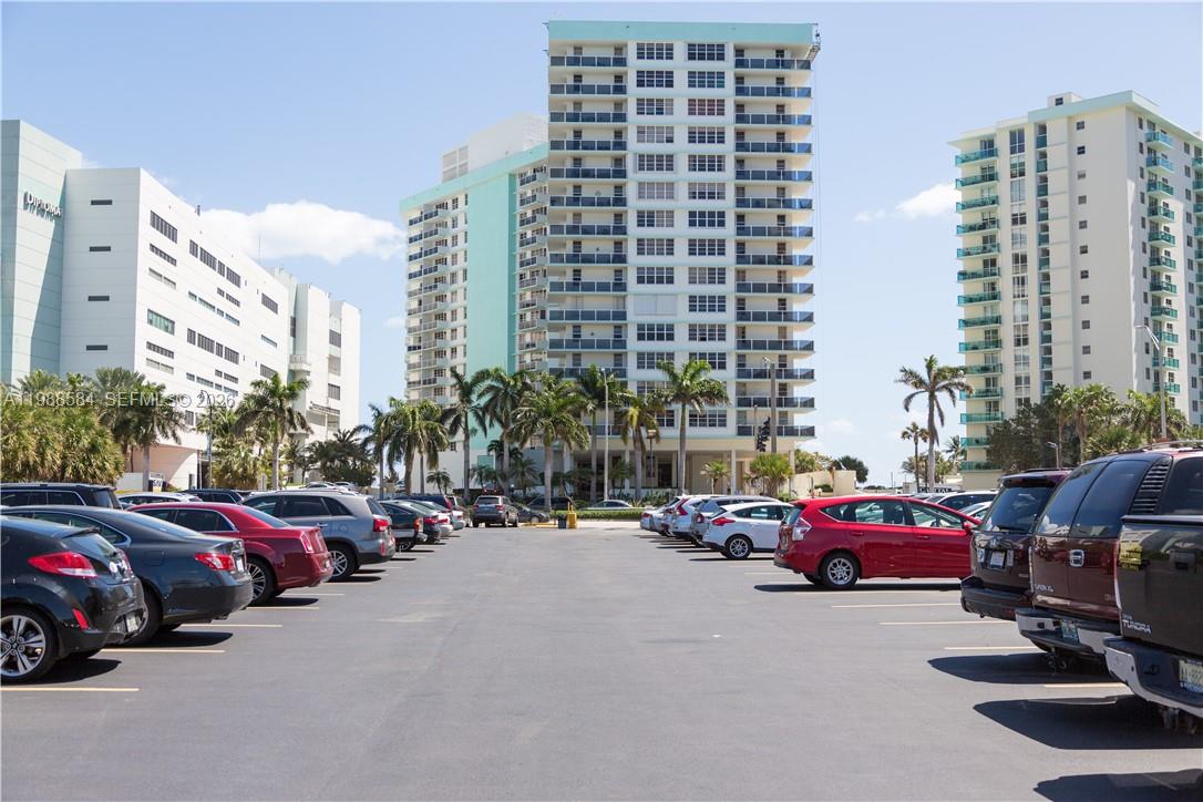 Photo of 3725 Ocean Dr  #1003, Hollywood, Florida, 33019 - Parking Lot/Building View