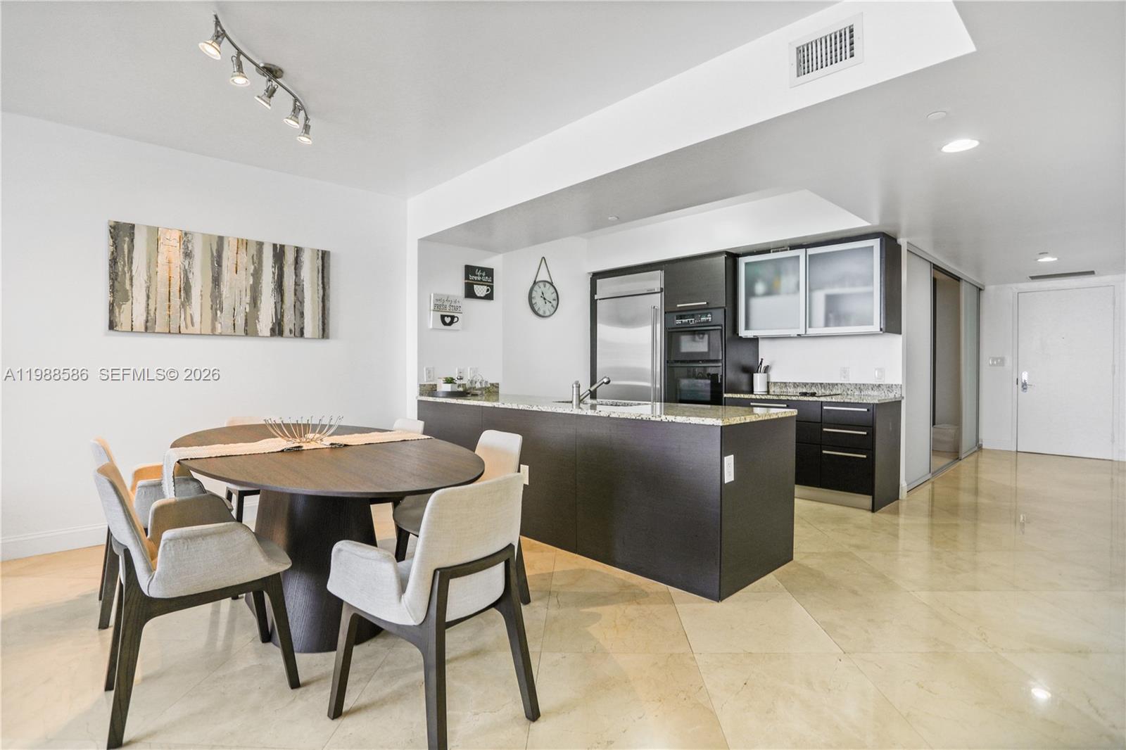 4511 3 / 2 1554 sq. ft. $ 2026-03-24 0 Photo