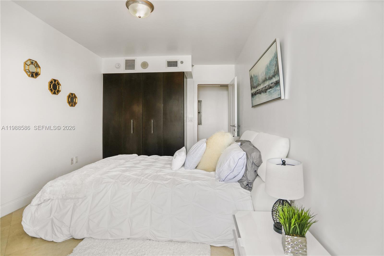 4511 3 / 2 1554 sq. ft. $ 2026-03-24 0 Photo