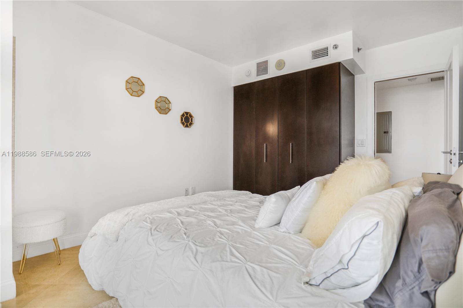 4511 3 / 2 1554 sq. ft. $ 2026-03-24 0 Photo