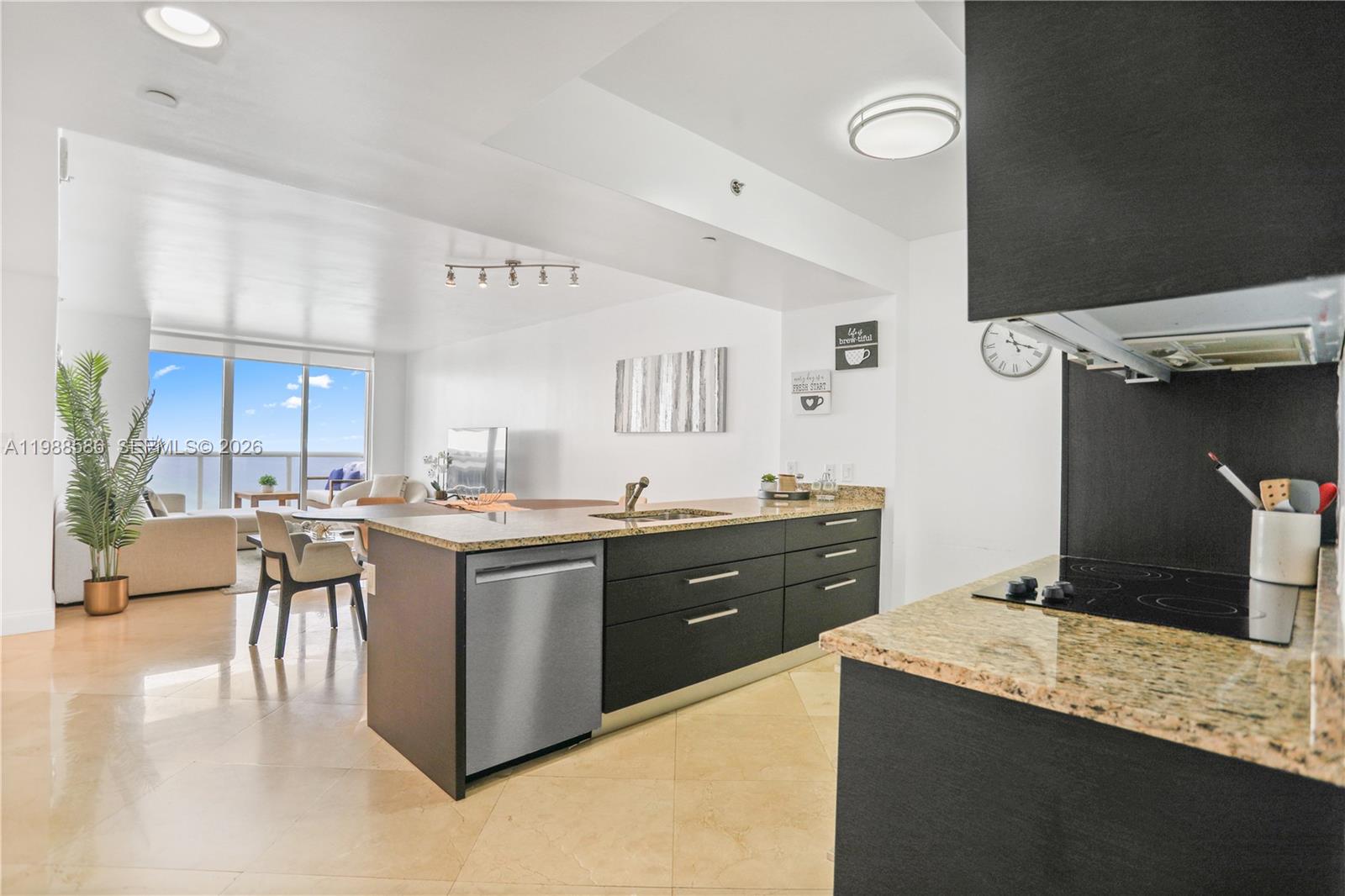4511 3 / 2 1554 sq. ft. $ 2026-03-24 0 Photo