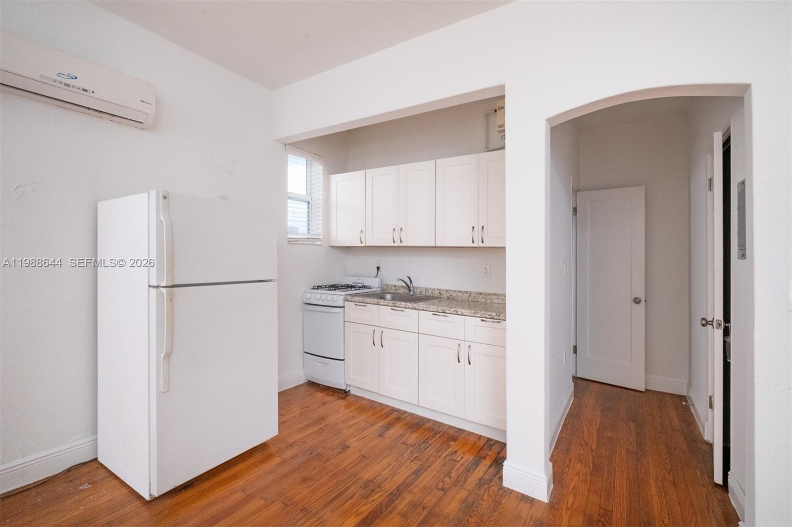   /   sq. ft. $ 2026-03-24 0 foto