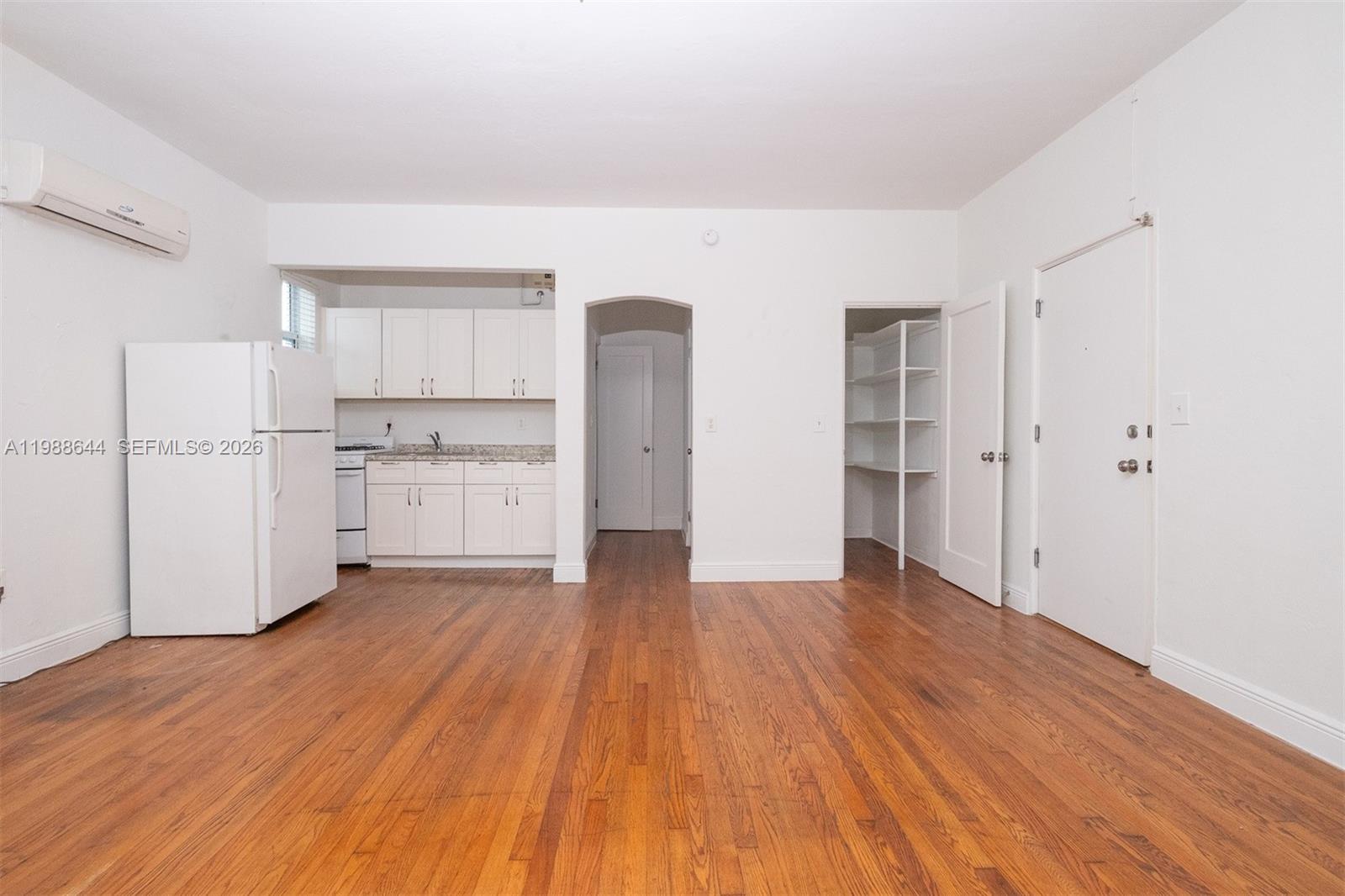   /   sq. ft. $ 2026-03-24 0 foto