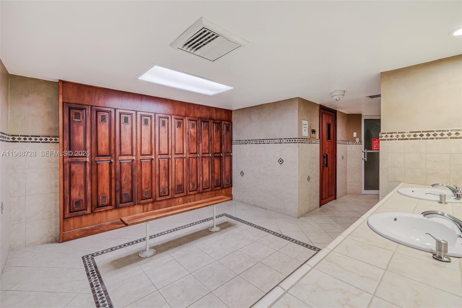 Photo of 20185 Country Club Dr  #302, Aventura, Florida, 33180 - 