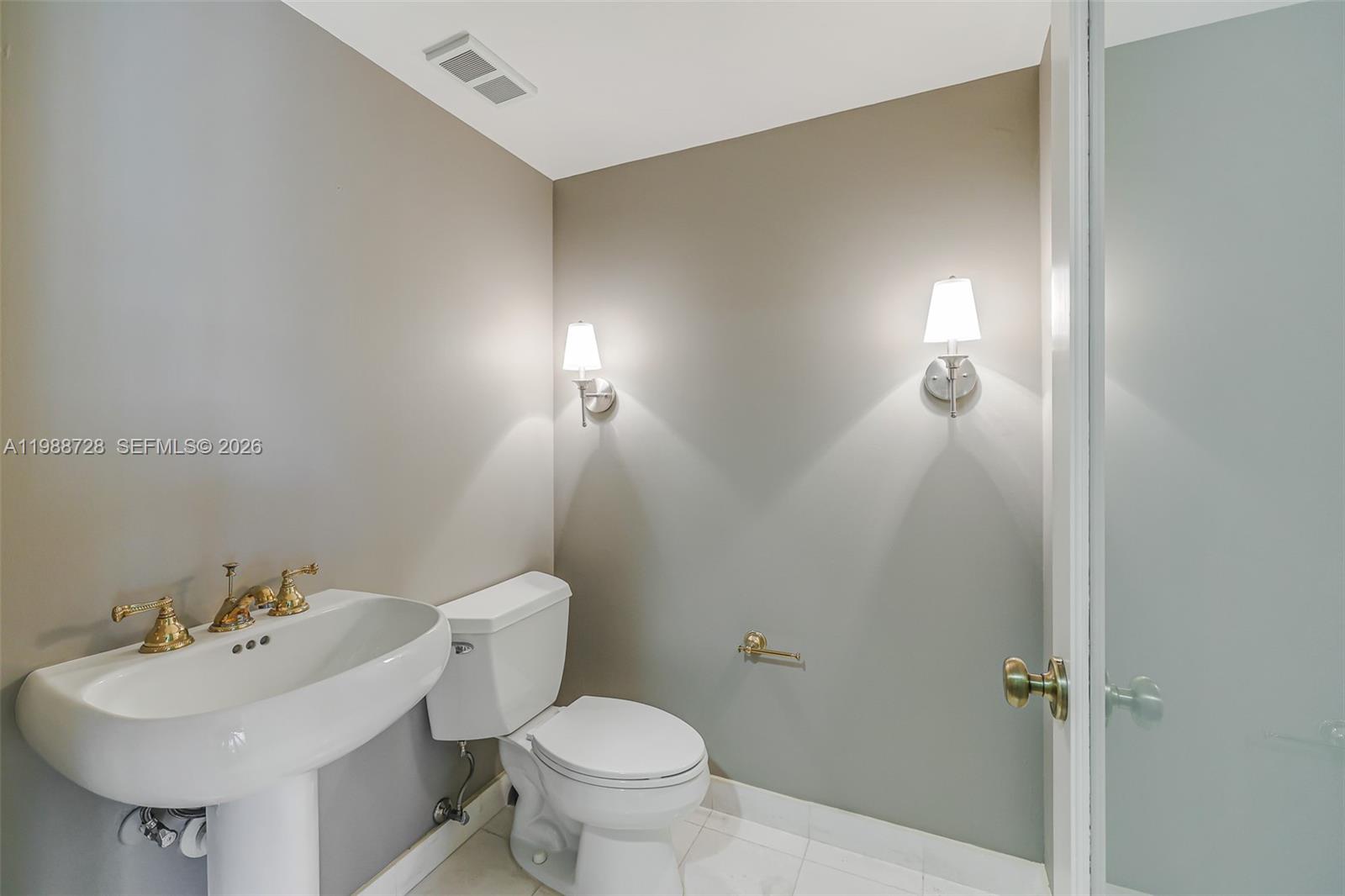 Photo of 20185 Country Club Dr  #302, Aventura, Florida, 33180 - Guest Bathroom