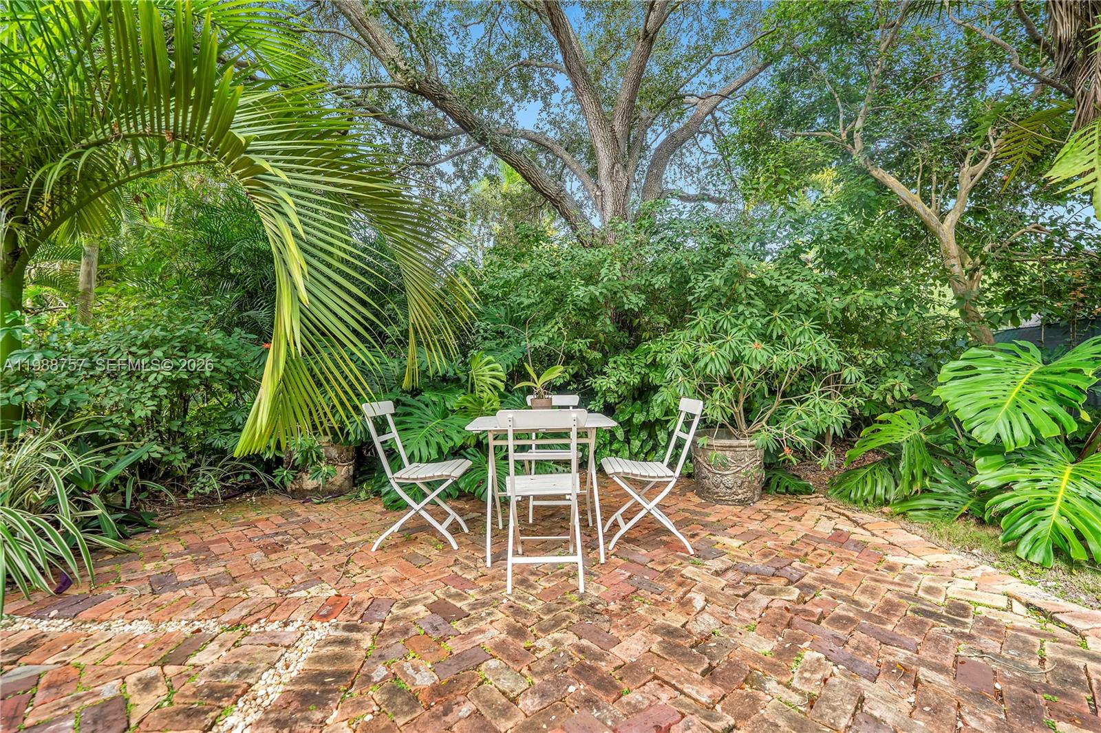   /   кв.футов $ 2026-03-24 0 Фото