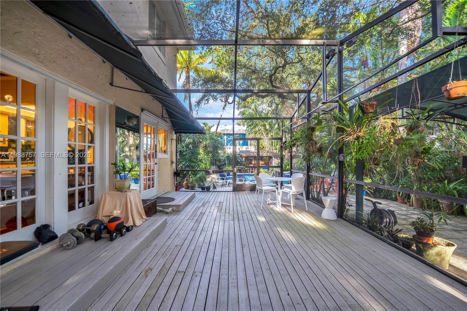   /   кв.футов $ 2026-03-24 0 Фото