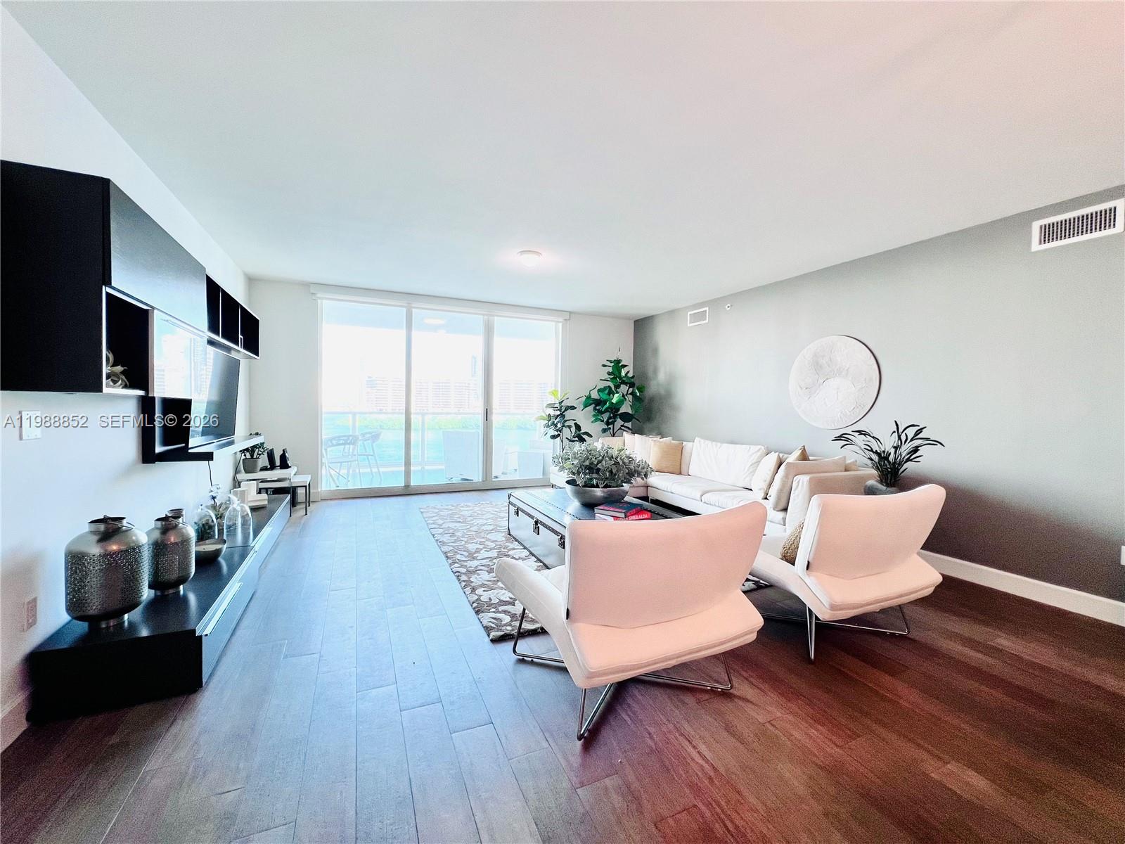 Photo of 3301 183rd St  #905, Aventura, Florida, 33160 - 