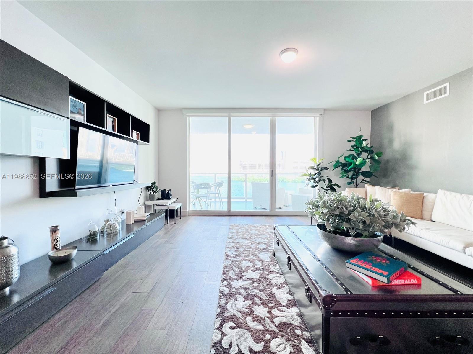 Photo of 3301 183rd St  #905, Aventura, Florida, 33160 - 