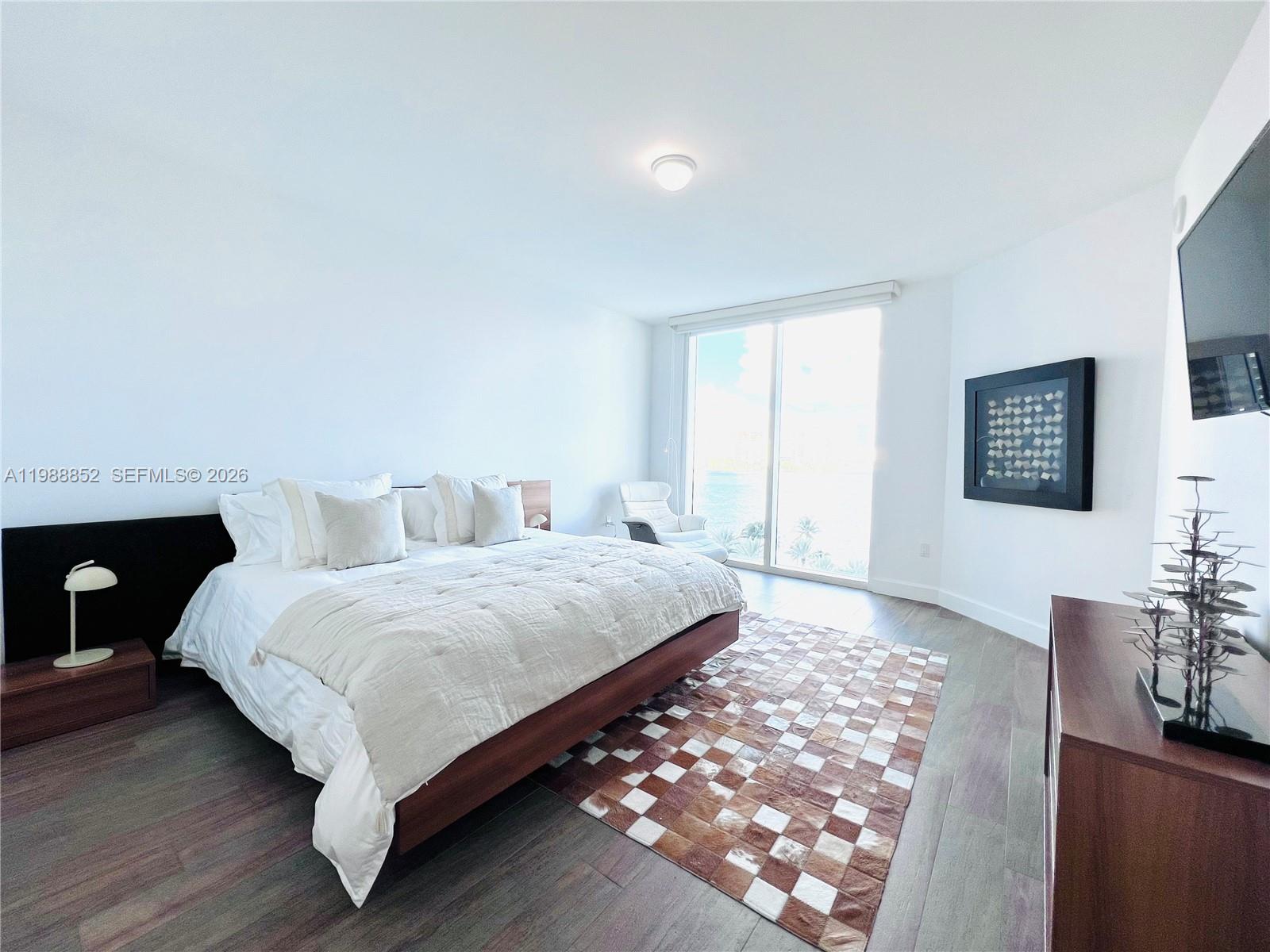 Photo of 3301 183rd St  #905, Aventura, Florida, 33160 - 