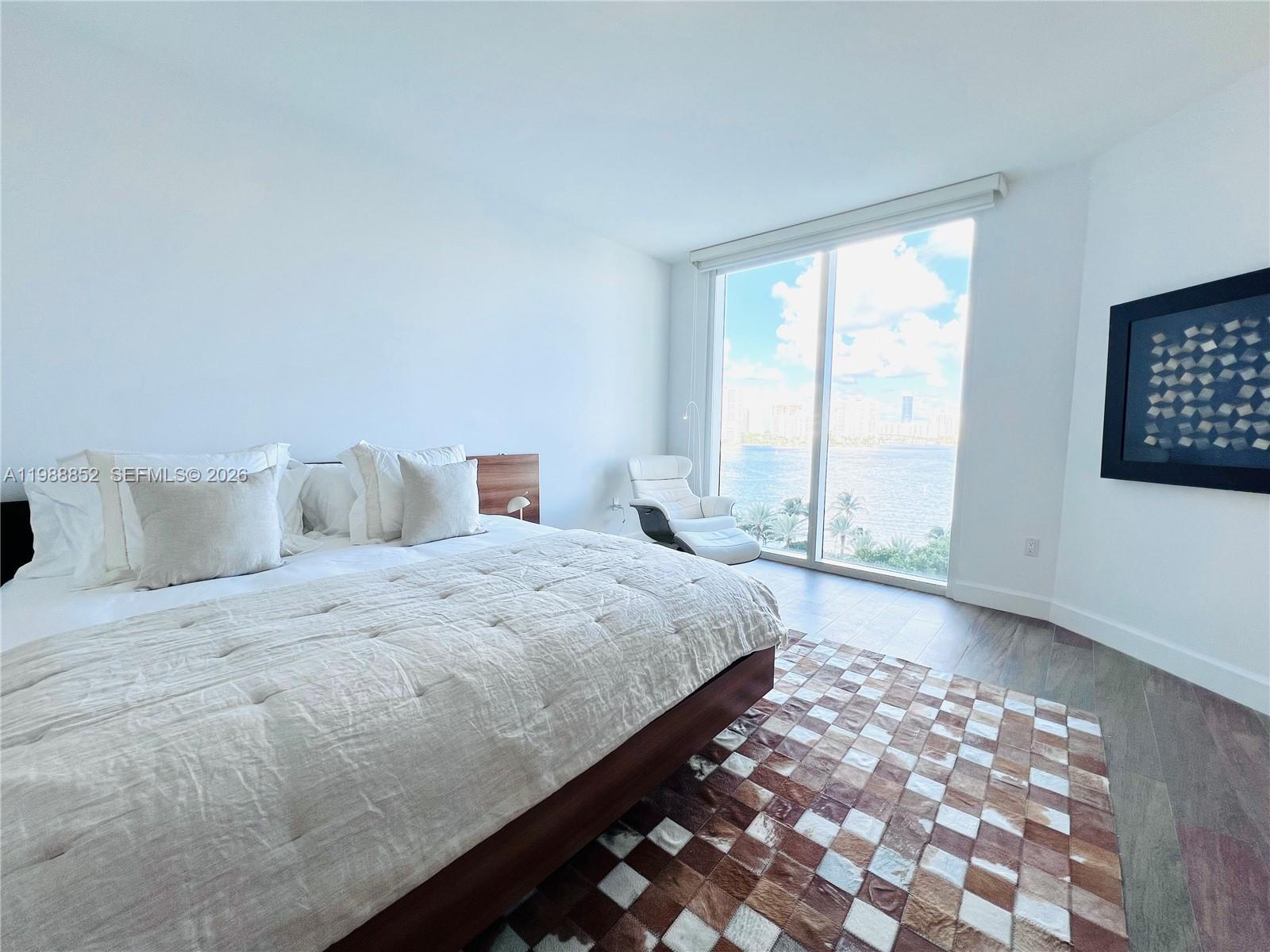 Photo of 3301 183rd St  #905, Aventura, Florida, 33160 - 