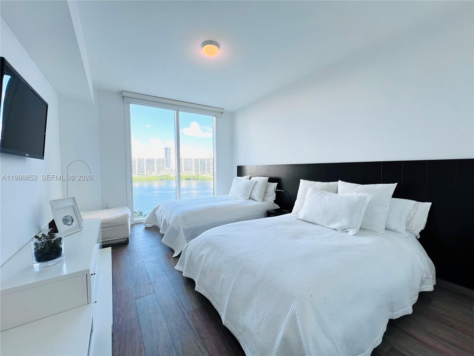 Photo of 3301 183rd St  #905, Aventura, Florida, 33160 - 