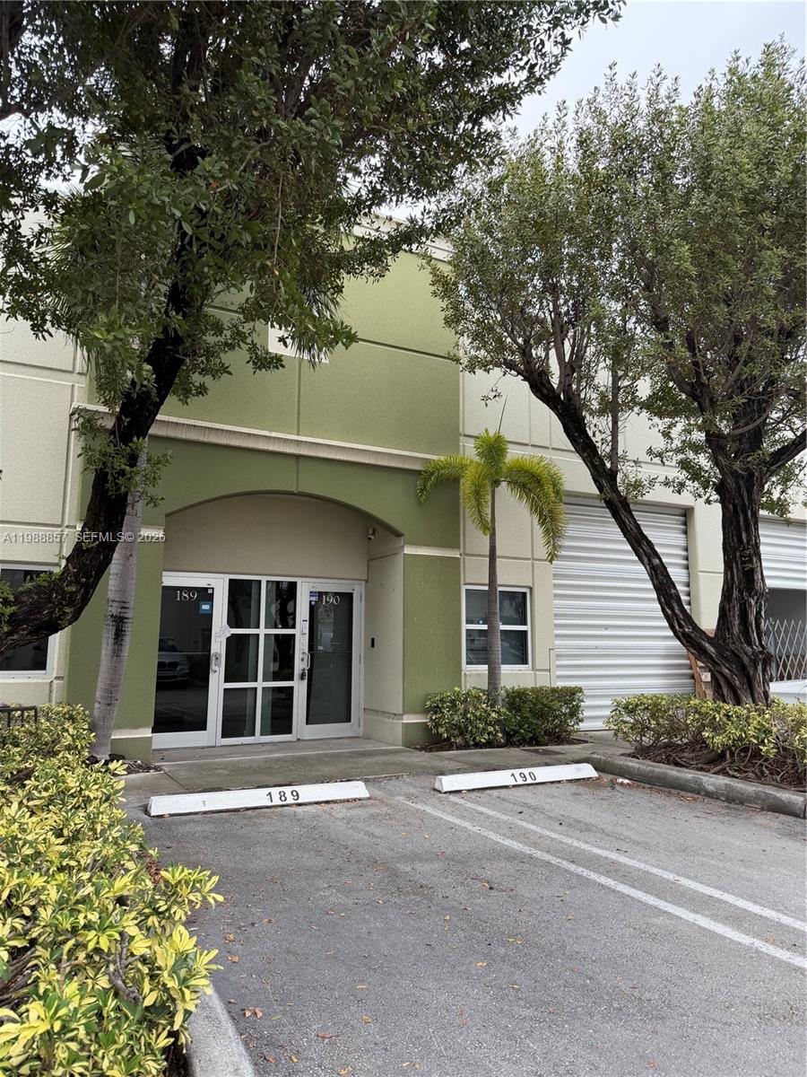 190  /   sq. ft. $ 2026-03-24 0 foto