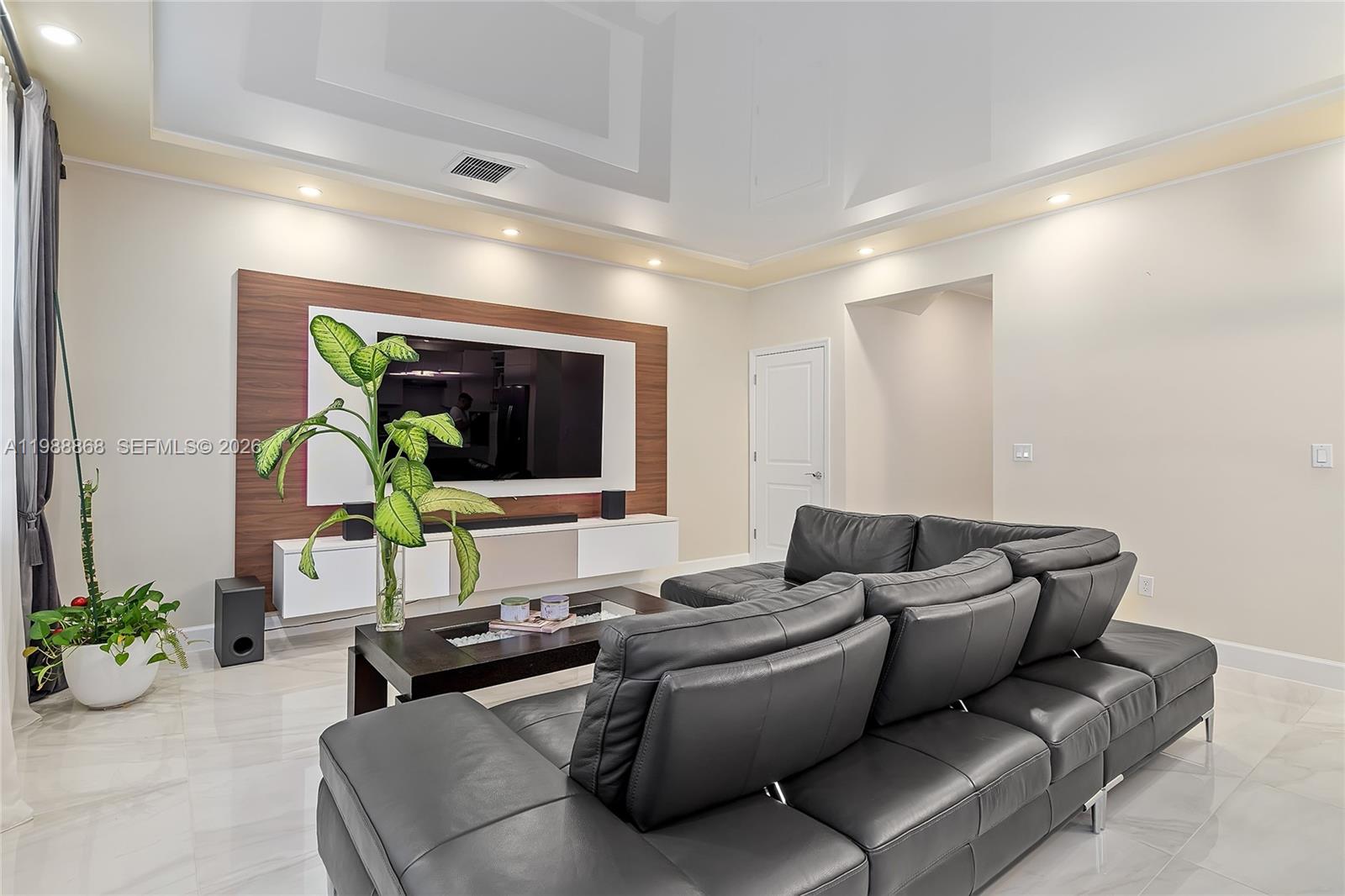 1475 3 / 3 1824 sq. ft. $ 2026-03-24 0 Photo