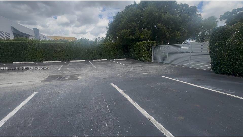   /   кв.футов $ 2026-03-24 0 Фото