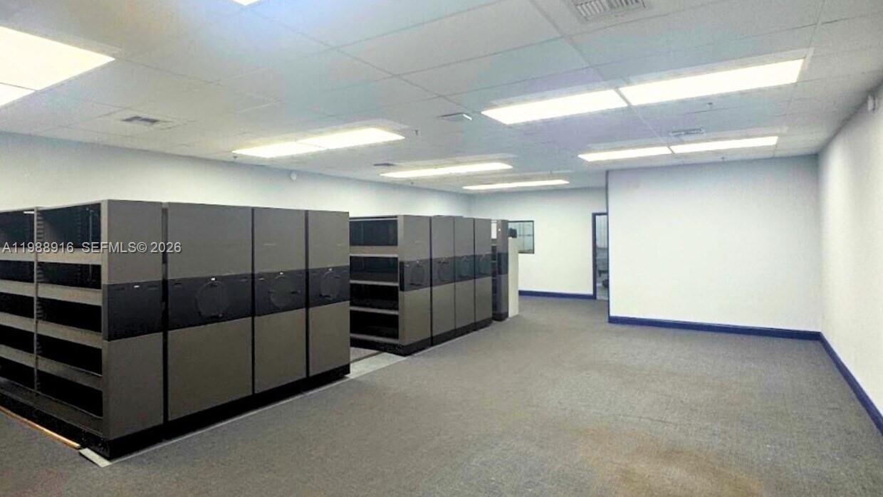   /   кв.футов $ 2026-03-24 0 Фото