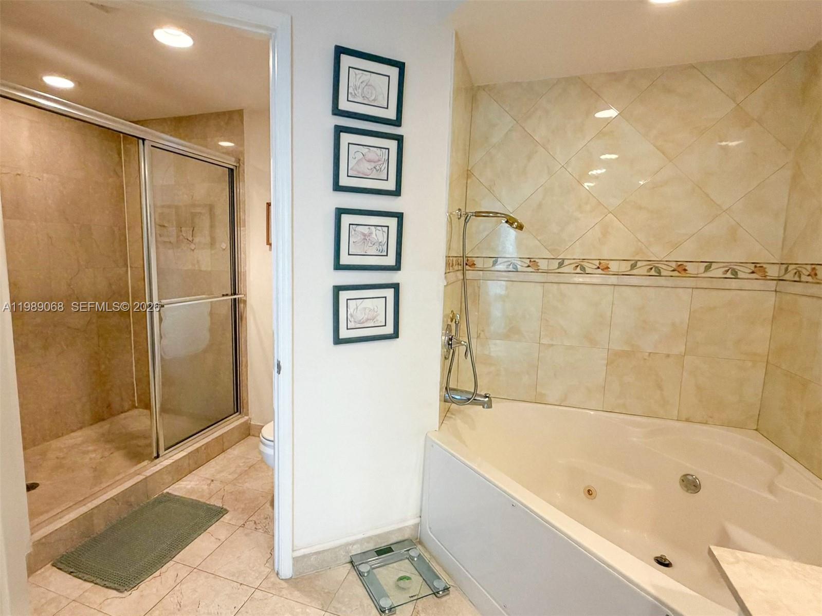 Photo of 3370 Hidden Bay Dr  #1814, Aventura, Florida, 33180 - Main Bathroom