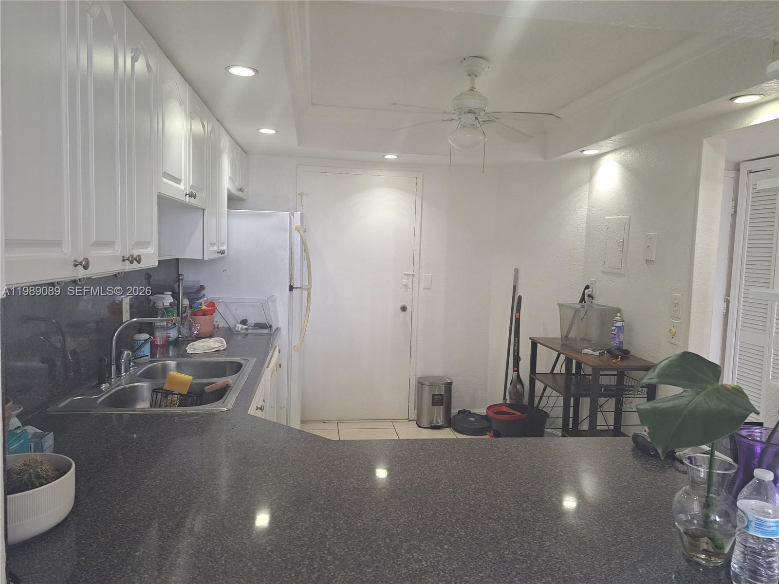 Ver detalles 1723E 1 / 2 861 sq. ft. $ 2026-03-25 0 foto