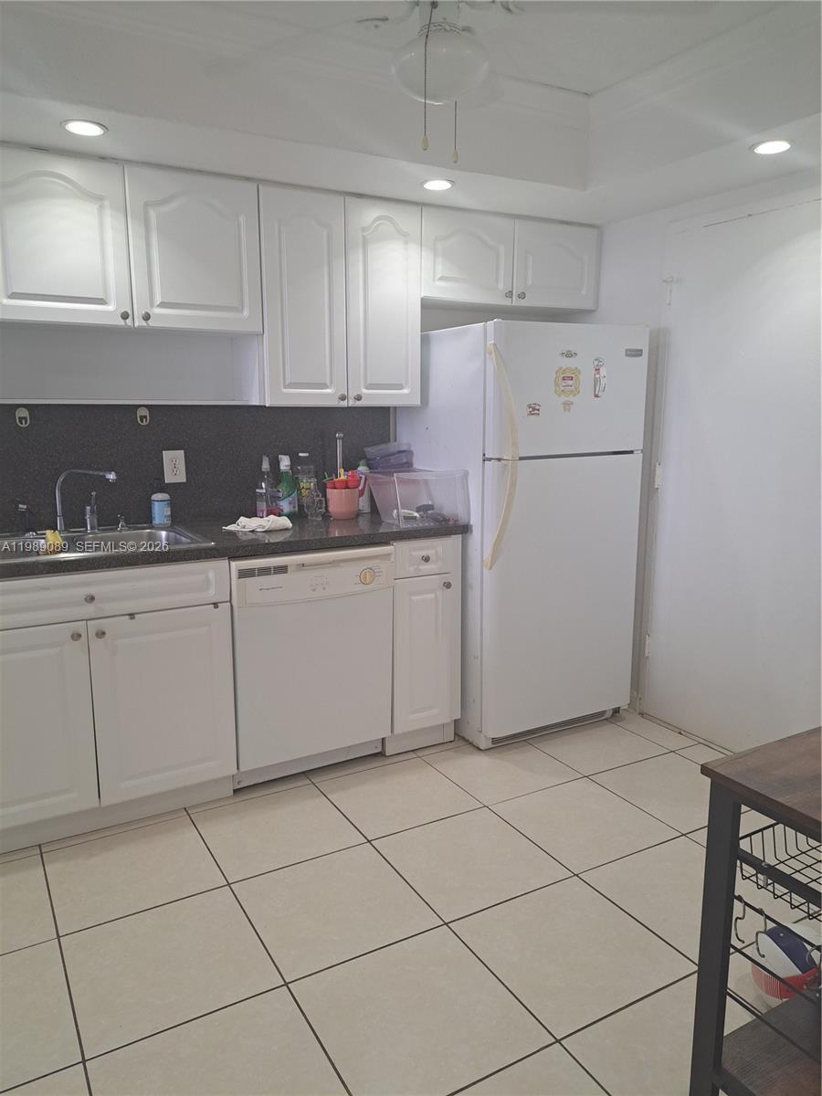 Ver detalles 1723E 1 / 2 861 sq. ft. $ 2026-03-25 0 foto