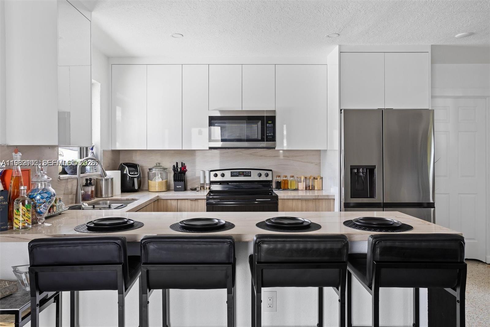   /  2106 sq. ft. $ 2026-03-25 0 foto