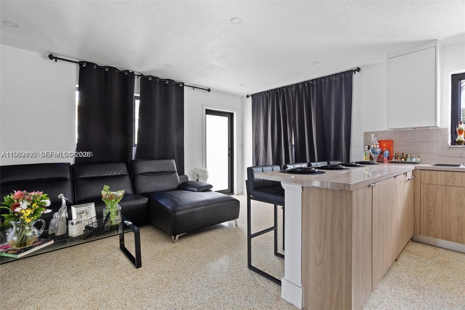   /  2106 sq. ft. $ 2026-03-25 0 foto