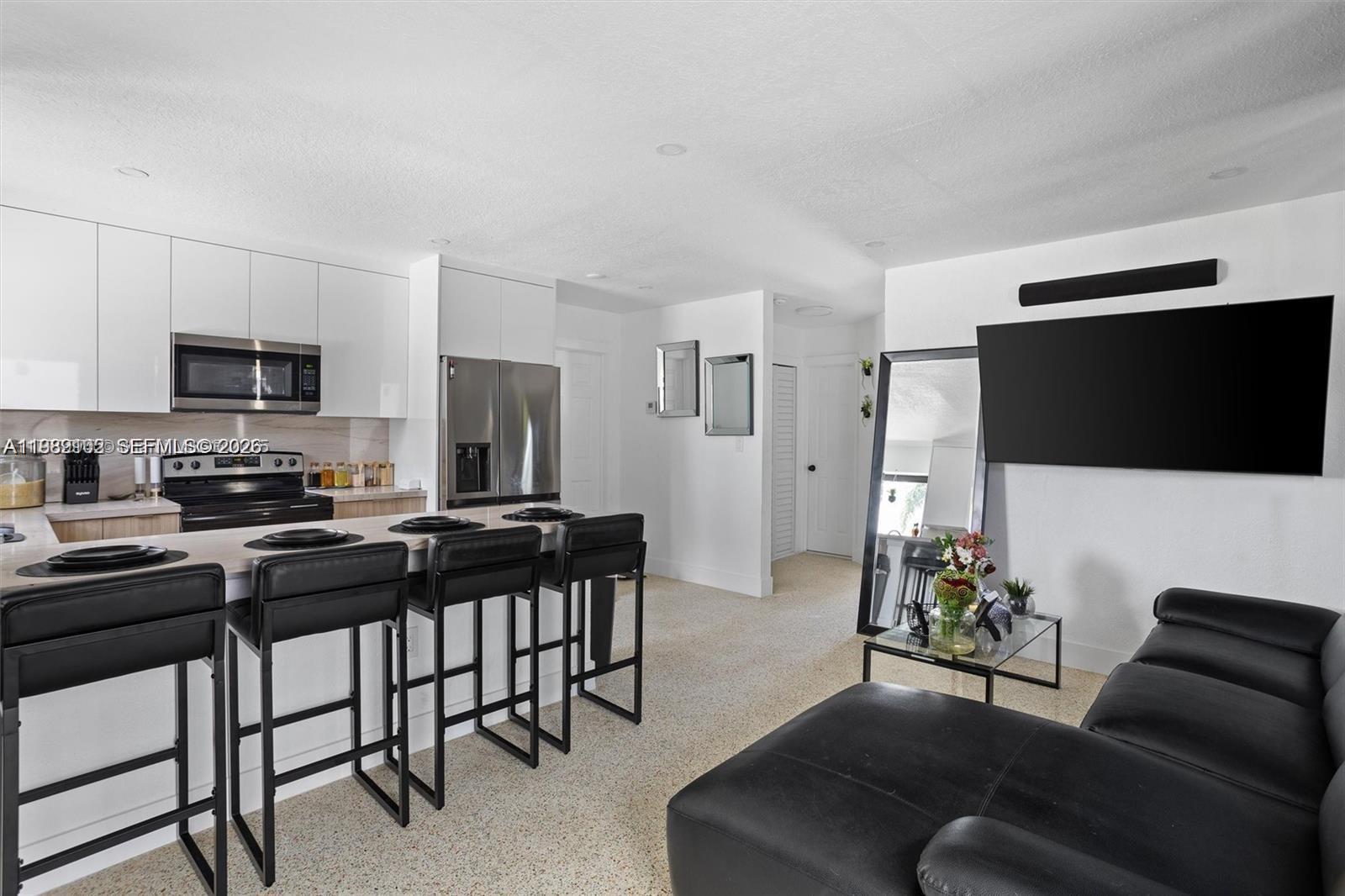   /  2106 sq. ft. $ 2026-03-25 0 foto