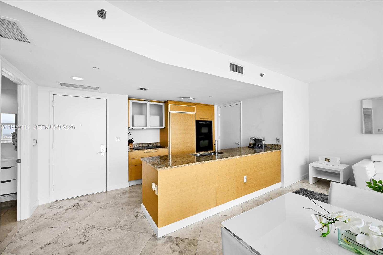 See details 1907 1 / 1 871 sq. ft. $ 2026-03-25 0 Photo