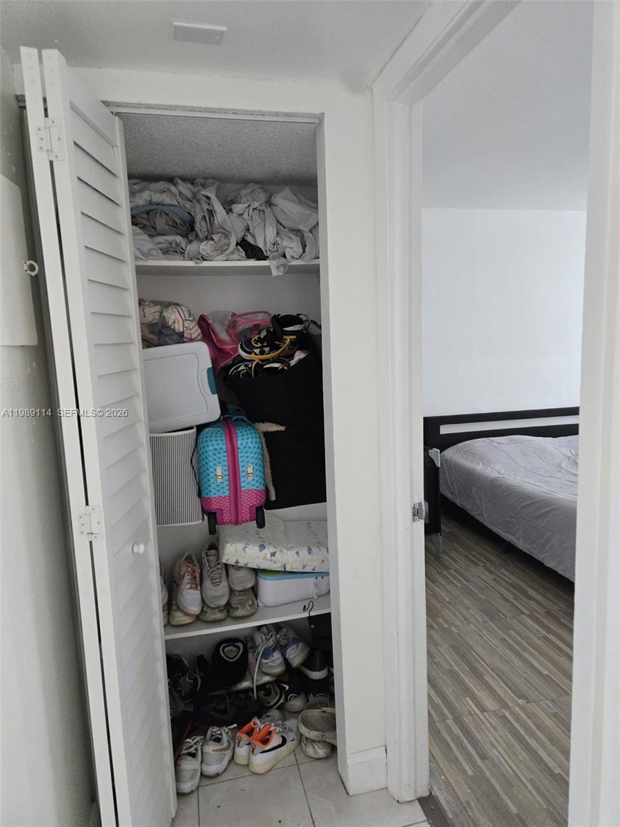 409 2 / 2 1060 sq. ft. $ 2026-03-25 0 foto