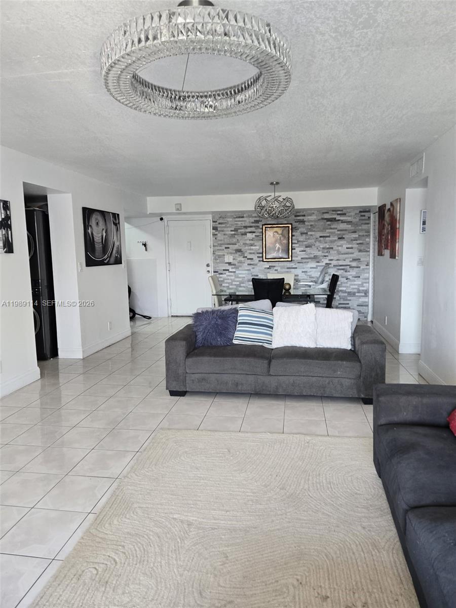 409 2 / 2 1060 sq. ft. $ 2026-03-25 0 foto