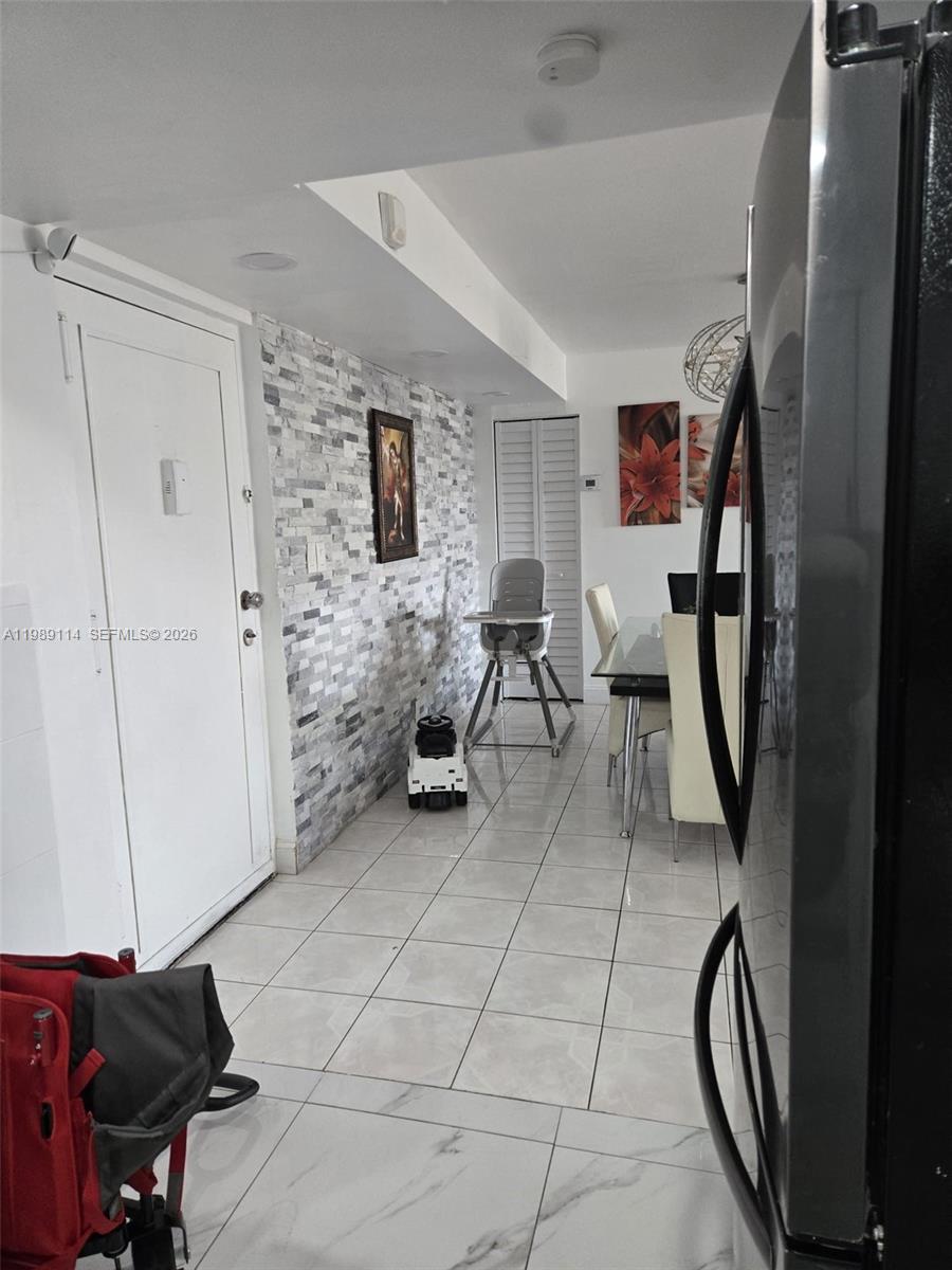 409 2 / 2 1060 sq. ft. $ 2026-03-25 0 foto