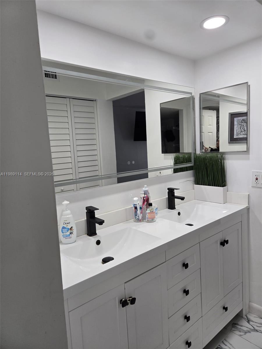 409 2 / 2 1060 sq. ft. $ 2026-03-25 0 foto