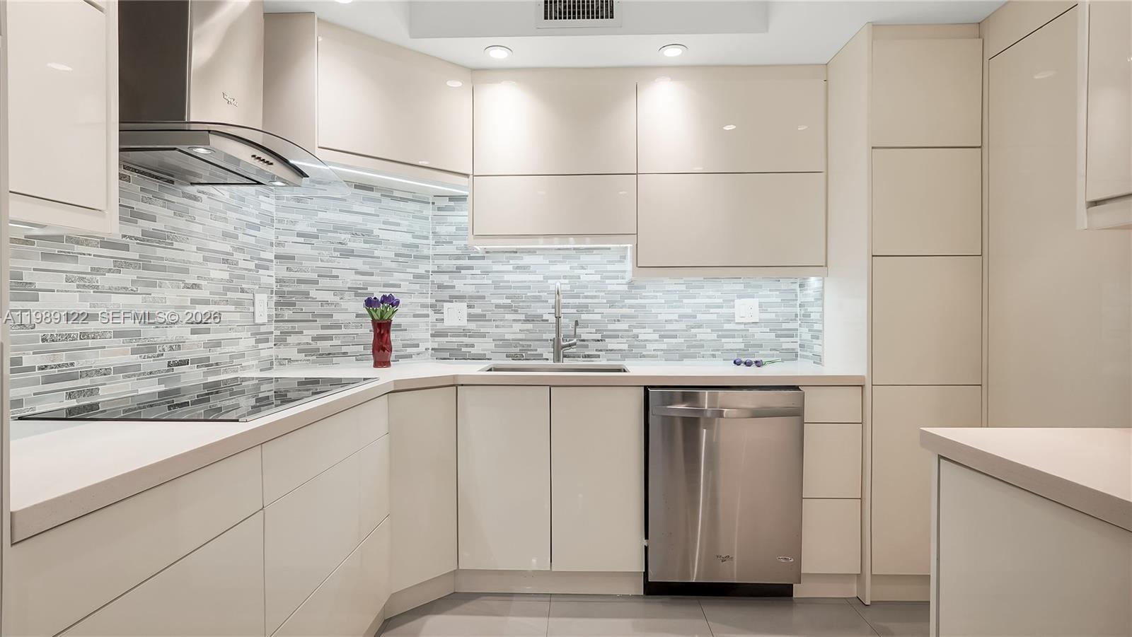 307 2 / 2 1350 sq. ft. $ 2026-04-20 0 Photo