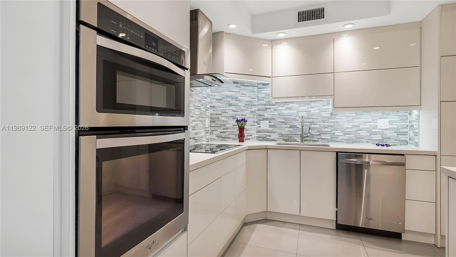 307 2 / 2 1350 sq. ft. $ 2026-04-20 0 Photo