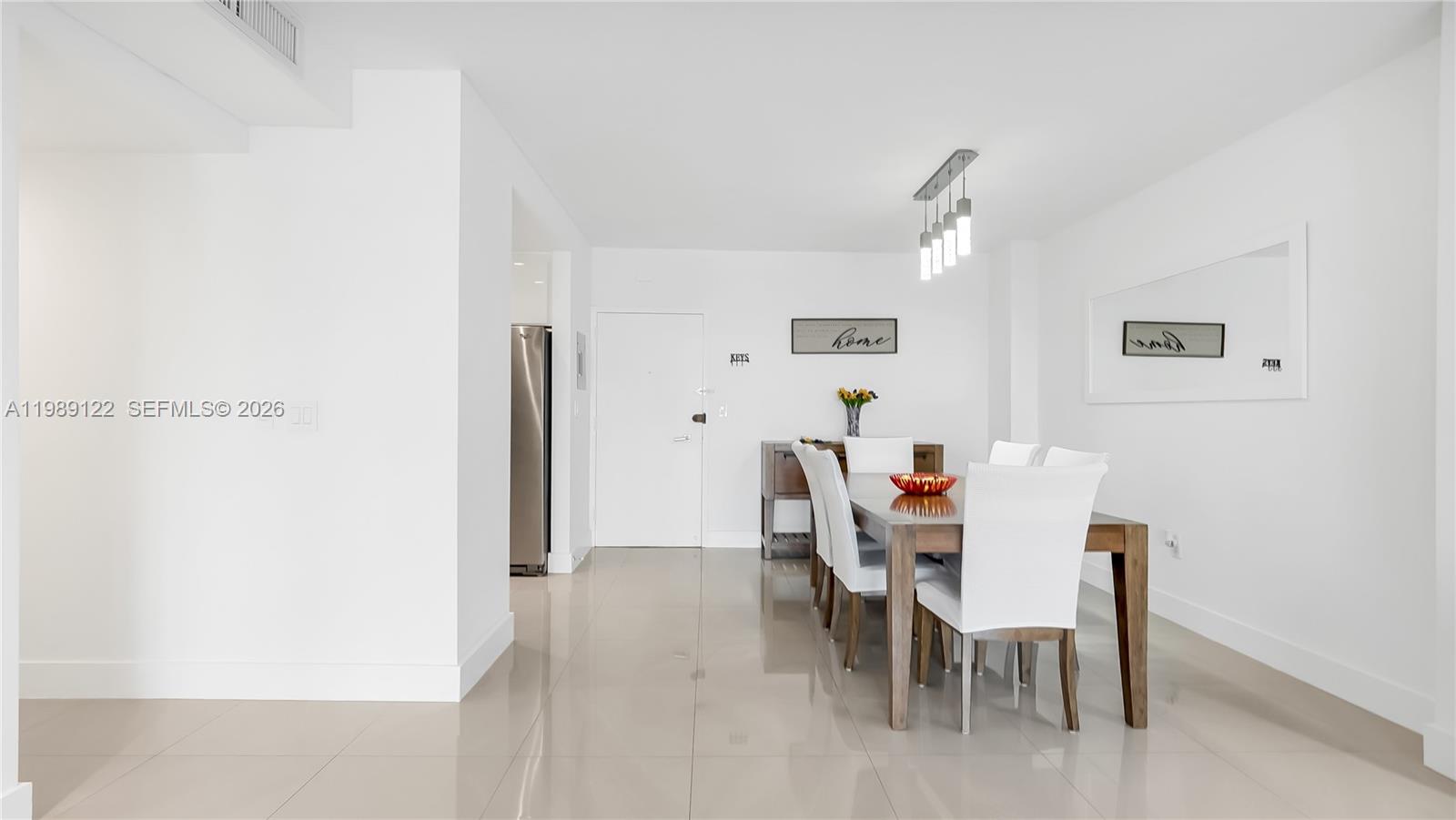 307 2 / 2 1350 sq. ft. $ 2026-04-20 0 Photo
