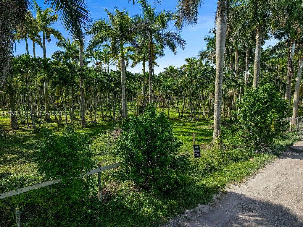   /   кв.футов $ 2026-03-25 0 Фото