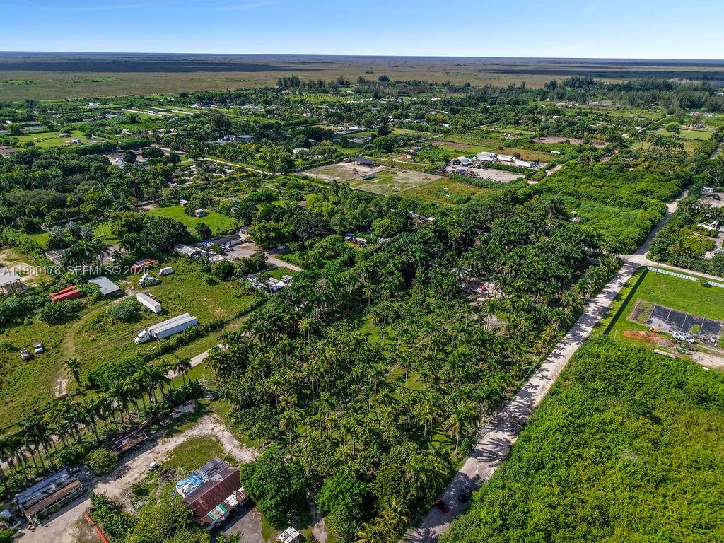   /   кв.футов $ 2026-03-25 0 Фото