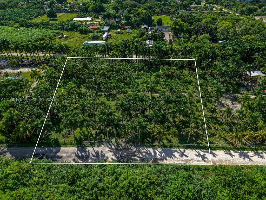   /   кв.футов $ 2026-03-25 0 Фото