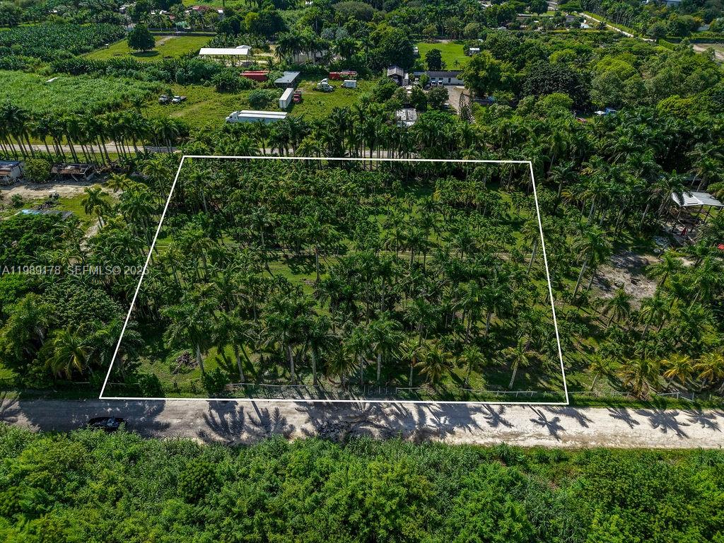   /   кв.футов $ 2026-03-25 0 Фото