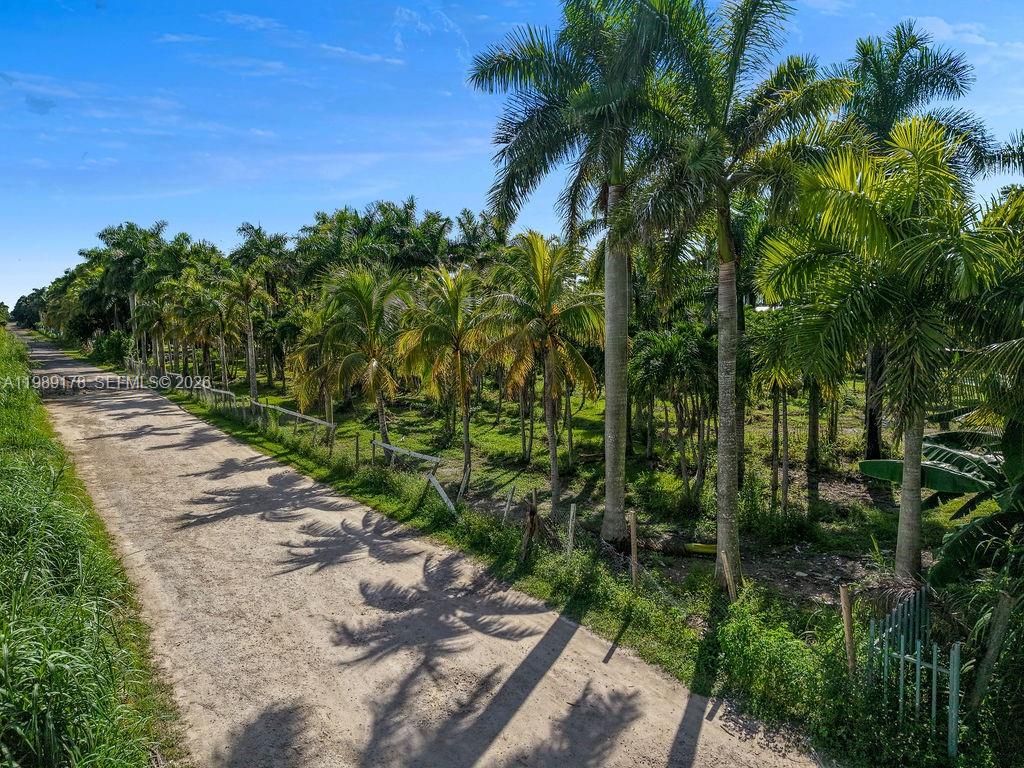   /   кв.футов $ 2026-03-25 0 Фото