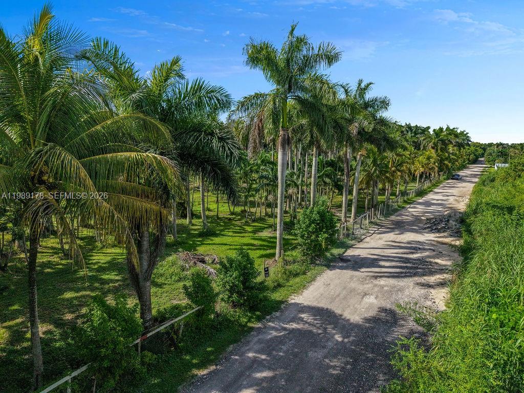   /   кв.футов $ 2026-03-25 0 Фото