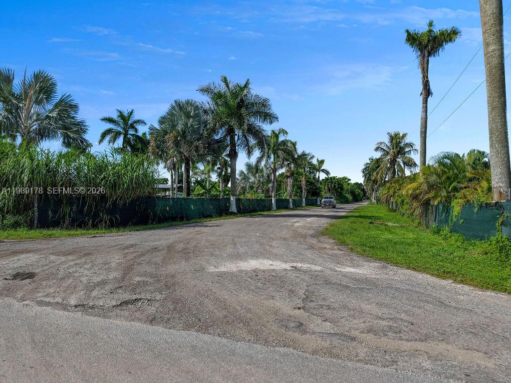   /   кв.футов $ 2026-03-25 0 Фото