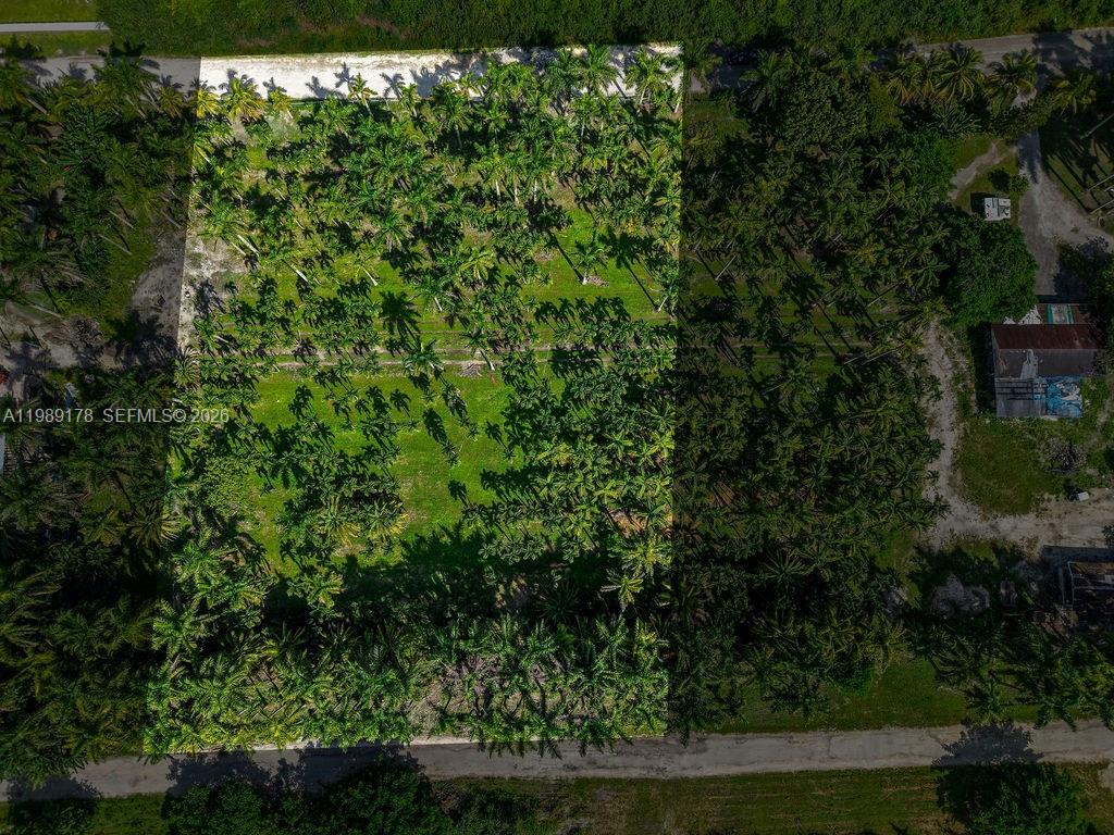   /   кв.футов $ 2026-03-25 0 Фото