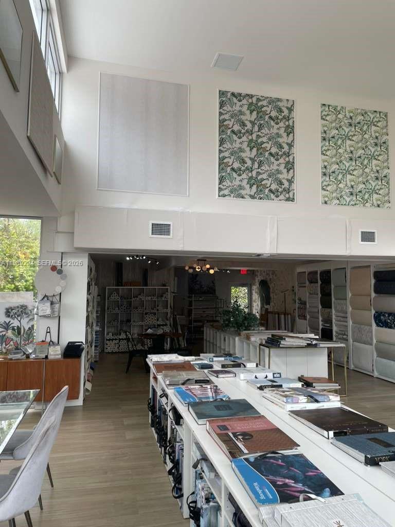   /   sq. ft. $ 2026-03-25 0 foto