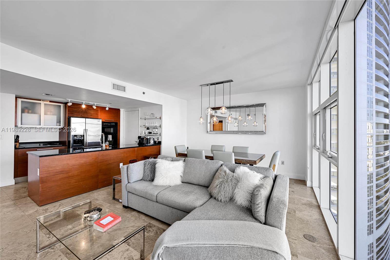 See details 1707 1 / 1 871 sq. ft. $ 2026-03-25 0 Photo