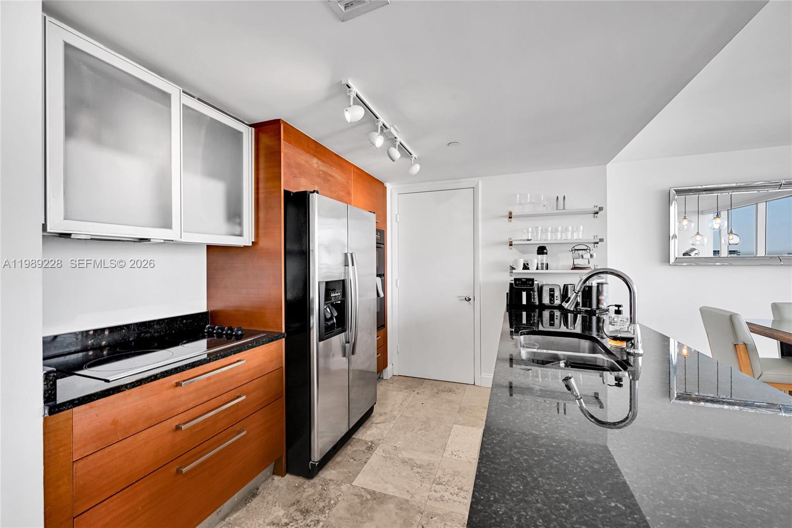 See details 1707 1 / 1 871 sq. ft. $ 2026-03-25 0 Photo