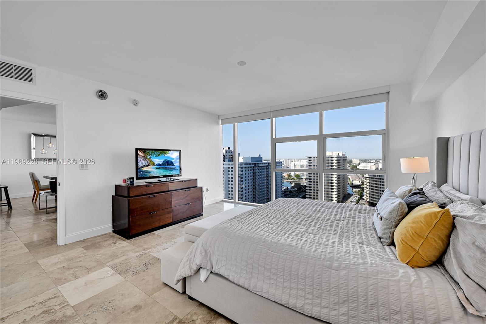 See details 1707 1 / 1 871 sq. ft. $ 2026-03-25 0 Photo